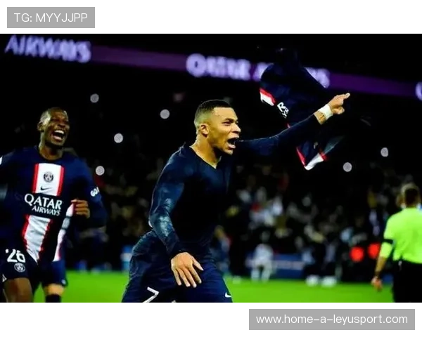 巴黎圣日耳曼合练中姆巴佩高速突破再现极限速度